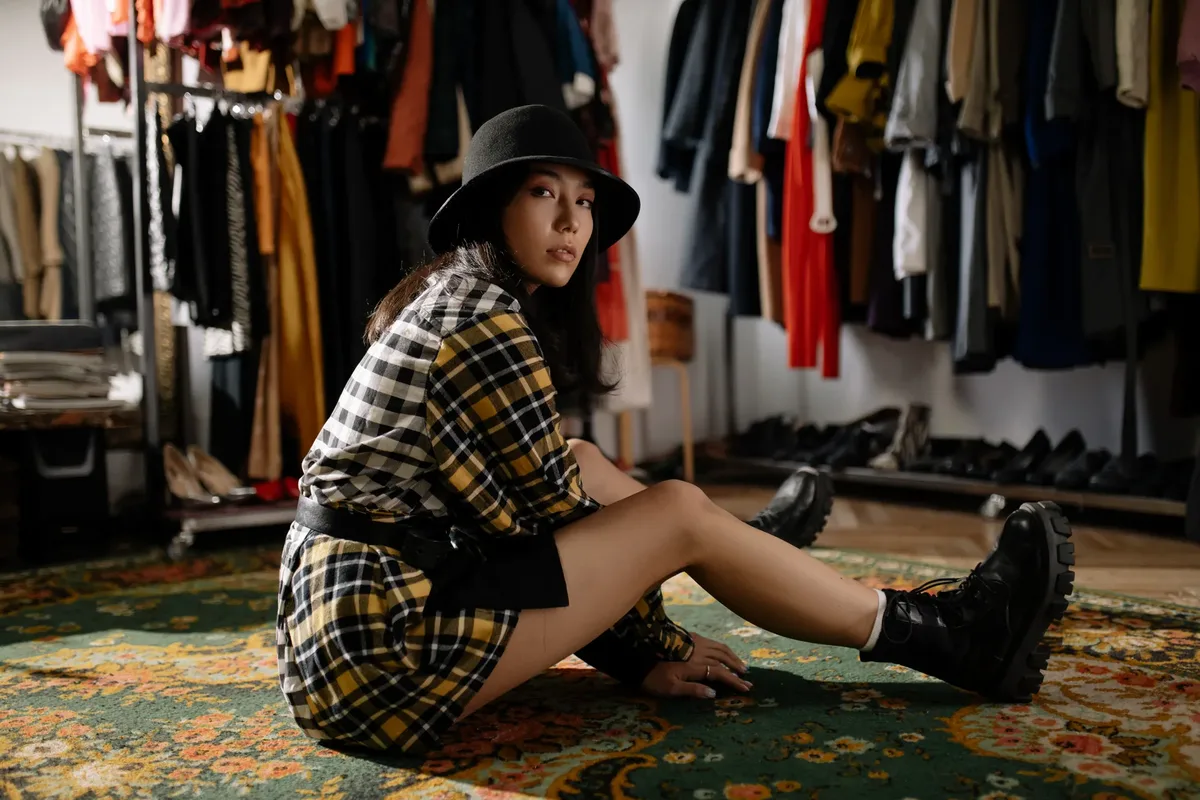 best fall dresses on Amazon under $50 — plaid fall dress outfit with hat